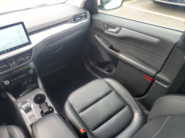 Certified 2024 Ford Escape Platinum AWD/4WD image 27