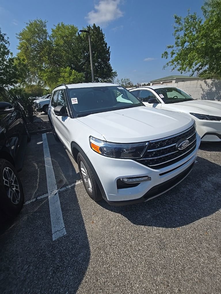 Certified 2023 Ford Explorer XLT w/ Equipment Group 202A image 9