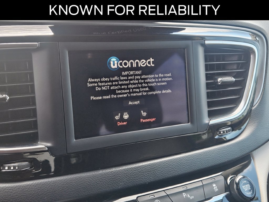 Used 2020 Chrysler Pacifica Touring-L FWD image 25