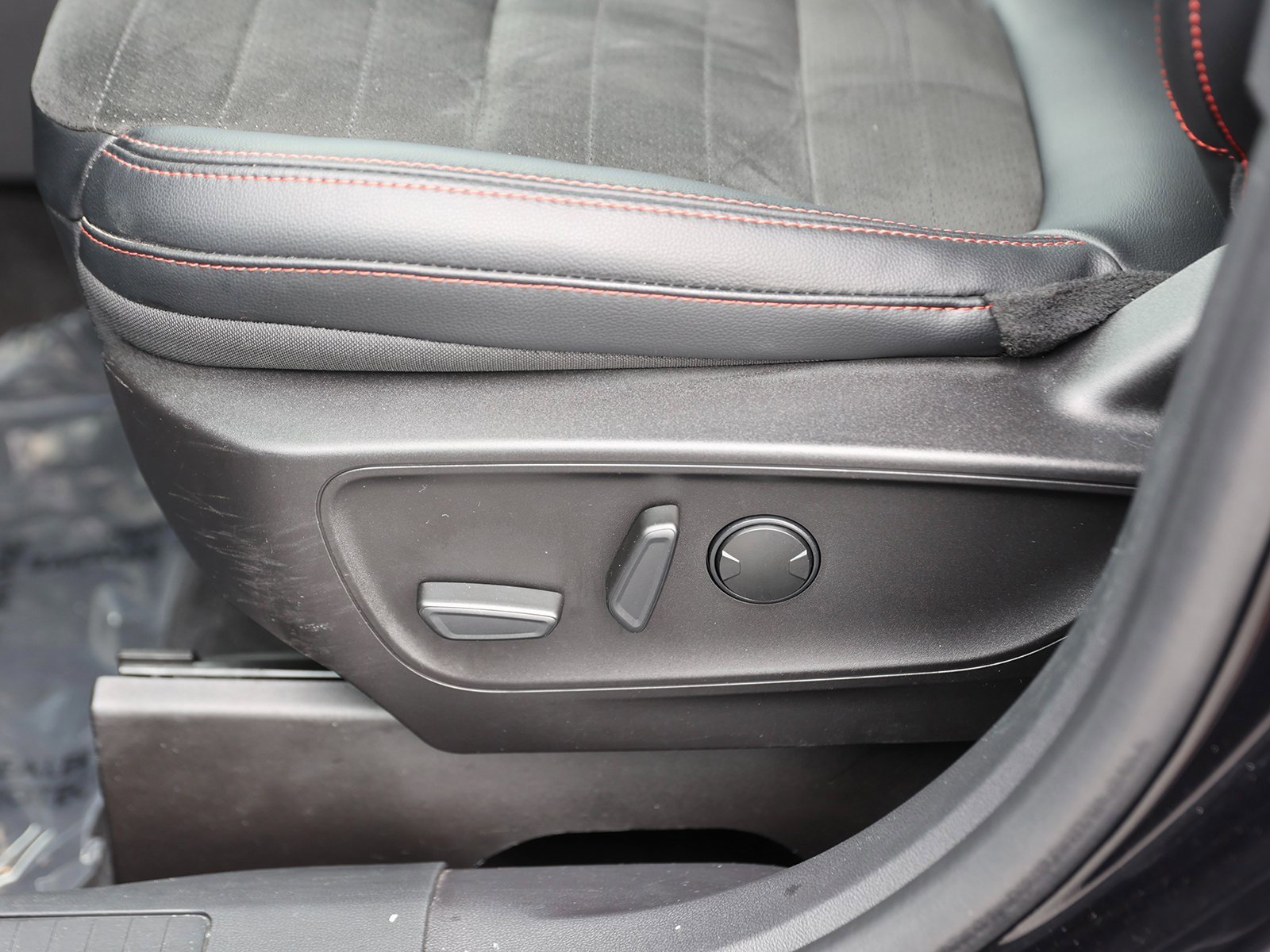 Certified 2022 Ford Escape SEL w/ SEL Stealth AWD Package image 20