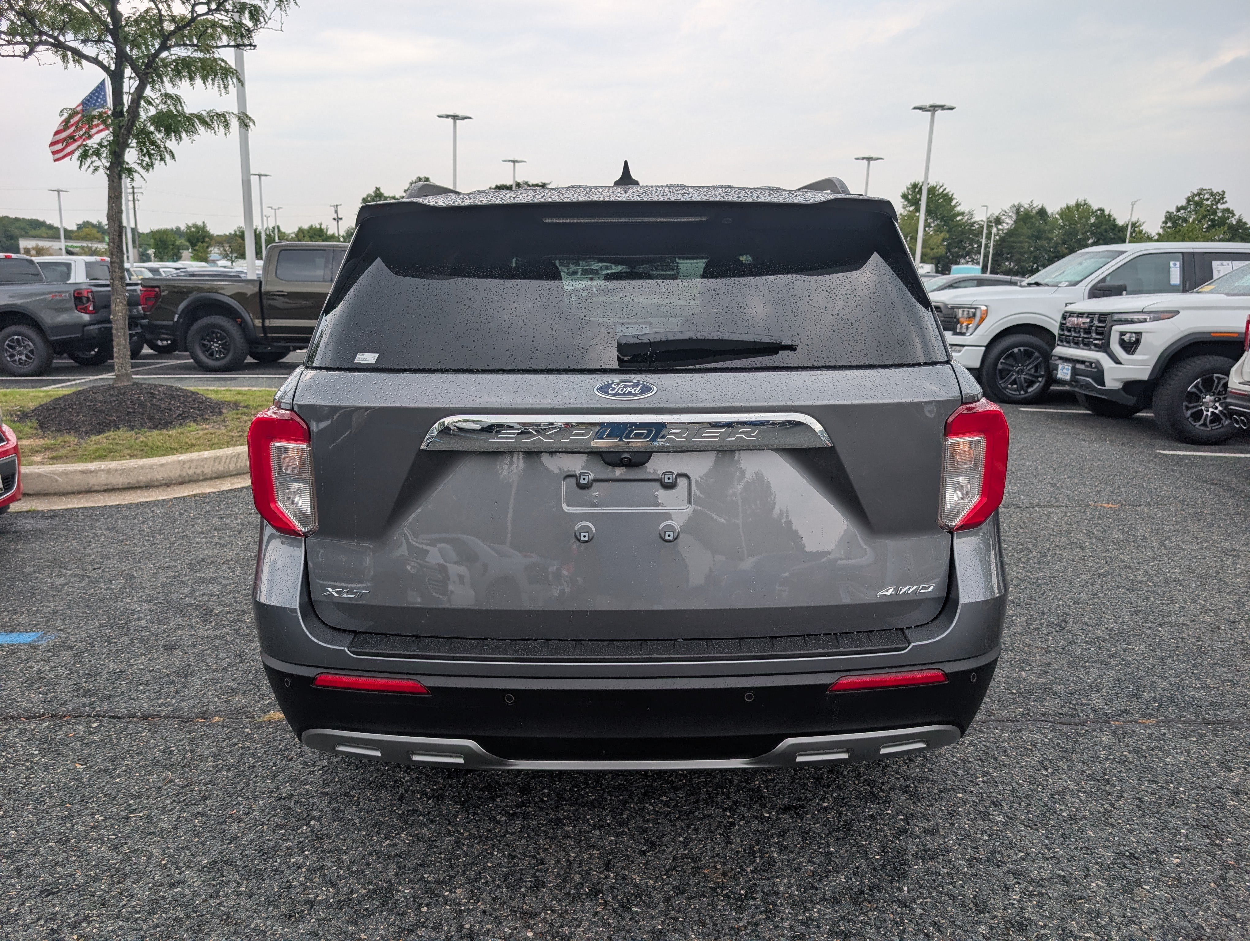 Certified 2024 Ford Explorer XLT w/ Equipment Group 202A AWD/4WD image 4