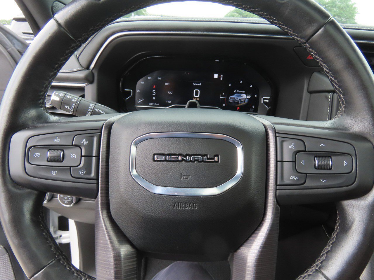 Used 2023 GMC Yukon XL Denali Ultimate AWD/4WD image 28