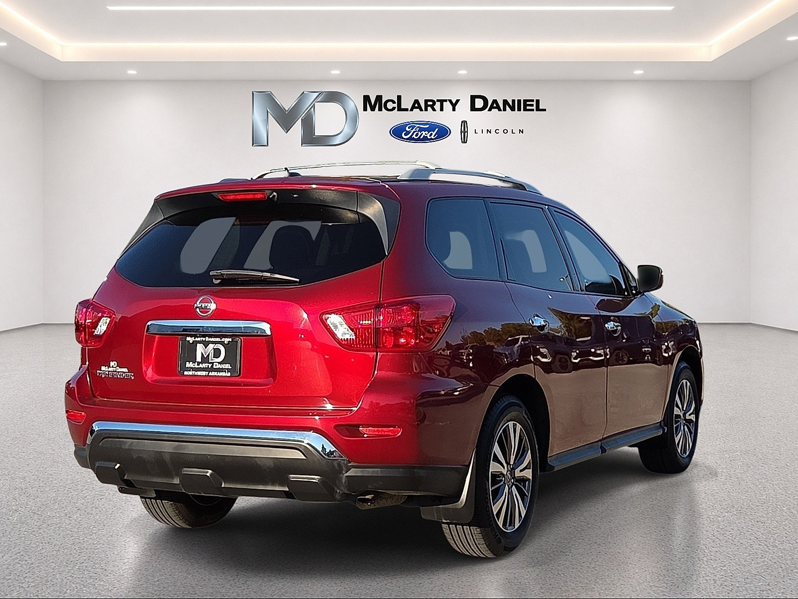 Used 2018 Nissan Pathfinder S FWD image 5