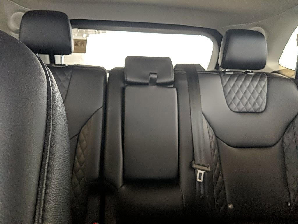 Certified 2024 Ford Edge Titanium w/ Class II Trailer Tow Package image 29