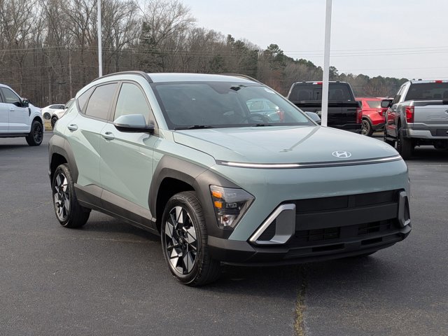 Used 2025 Hyundai Kona SEL image 1