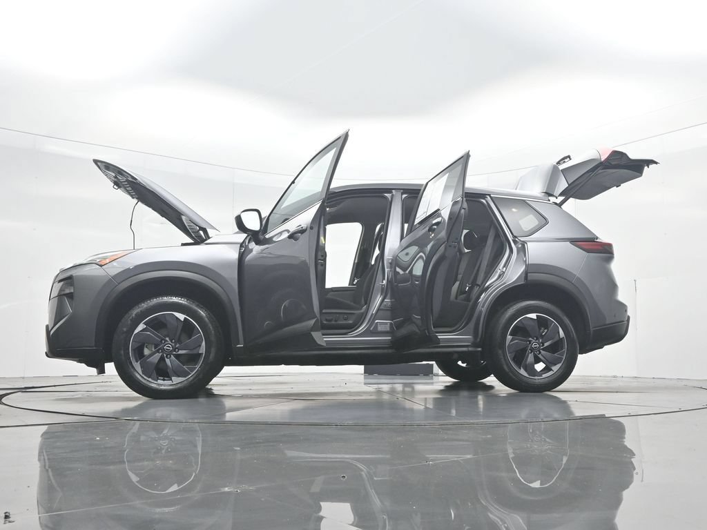 Used 2025 Nissan Rogue SV FWD image 56