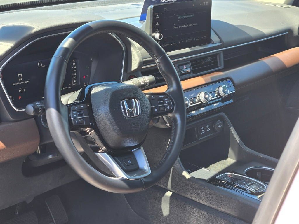 Used 2024 Honda Pilot Elite image 26