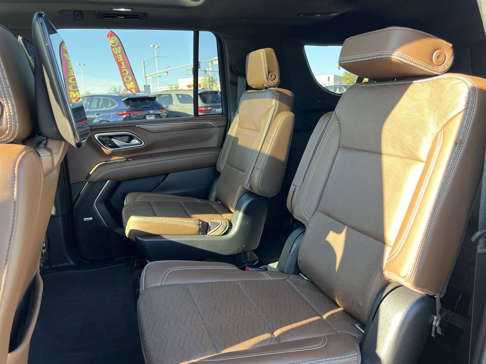 Used 2021 Chevrolet Suburban High Country w/ Premium Package image 25