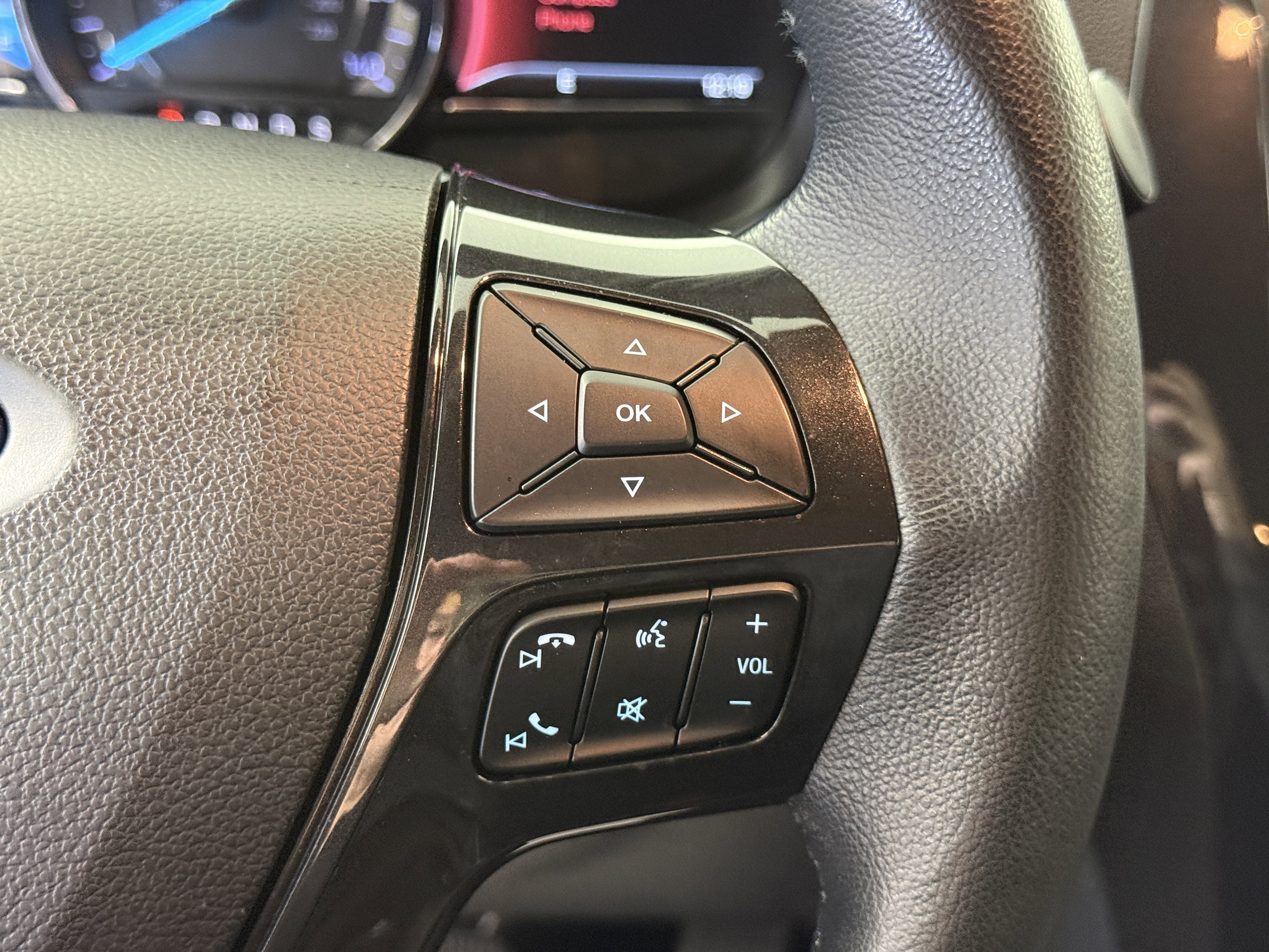 Certified 2018 Ford Explorer XLT w/ Equipment Group 202A image 24