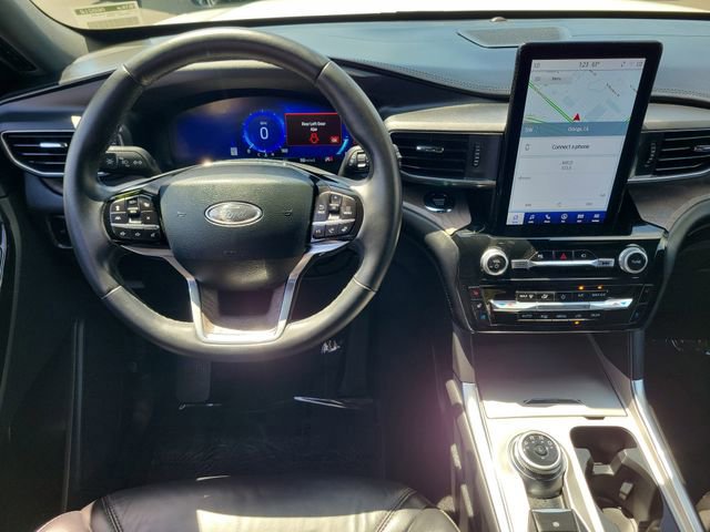 Certified 2023 Ford Explorer Platinum w/ Technology Package image 9