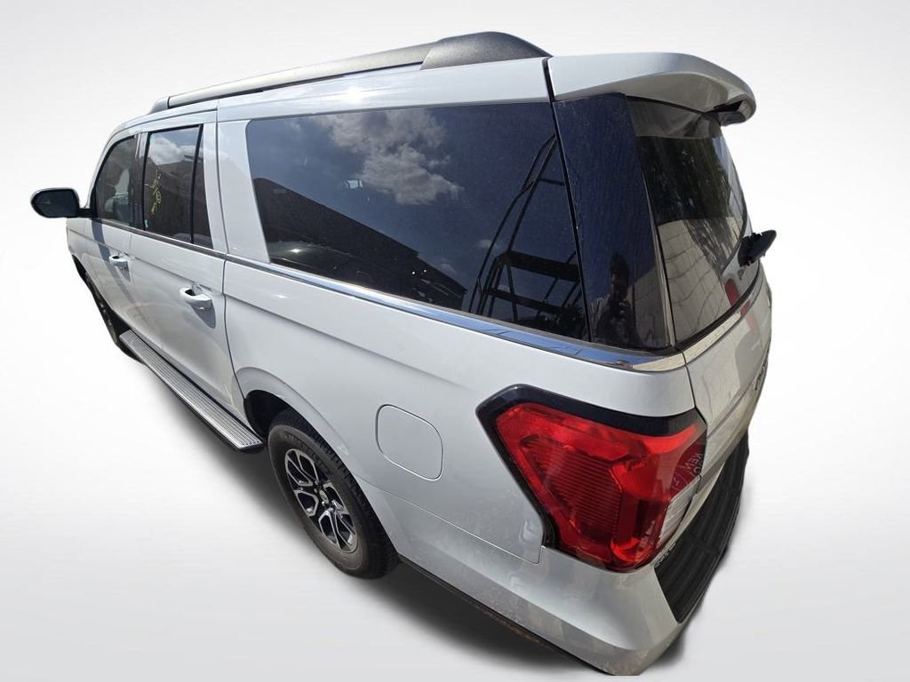 Certified 2024 Ford Expedition Max XLT image 7