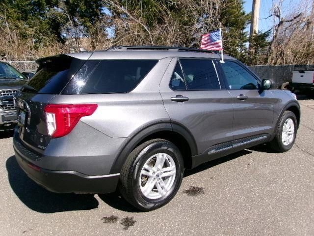 Certified 2023 Ford Explorer XLT image 2