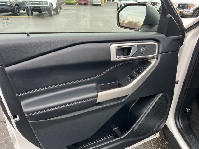 Certified 2022 Ford Explorer XLT w/ Equipment Group 202A AWD/4WD image 10