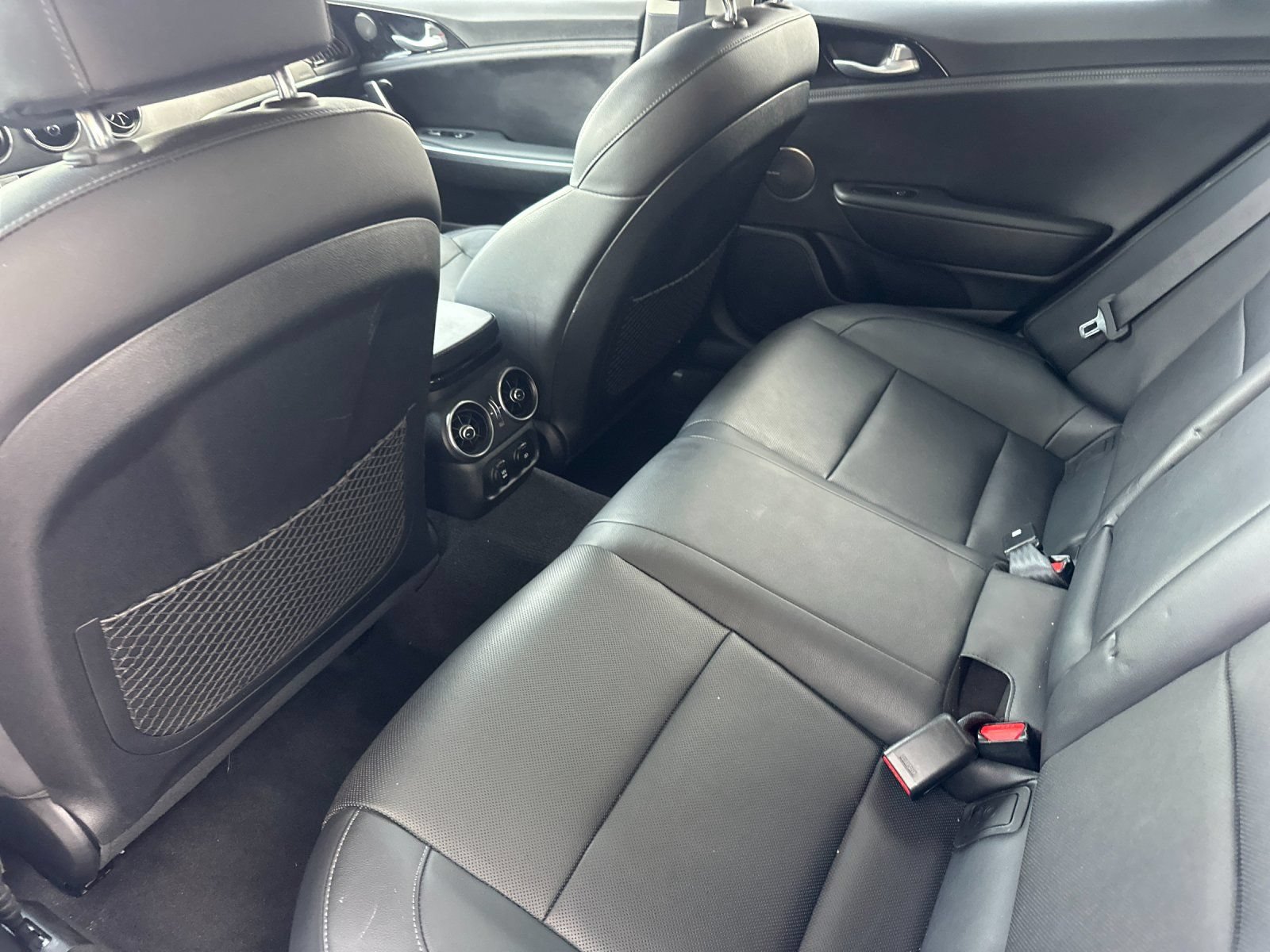 Used 2018 Kia Stinger Premium RWD image 13