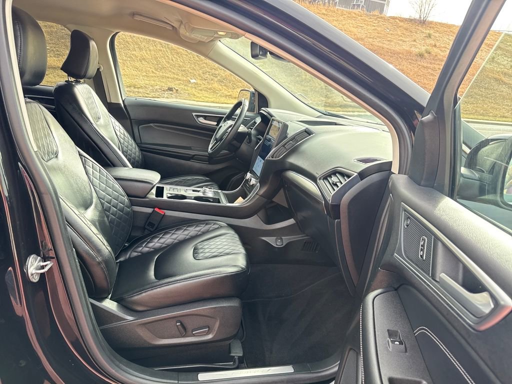 Certified 2024 Ford Edge Titanium AWD/4WD image 29
