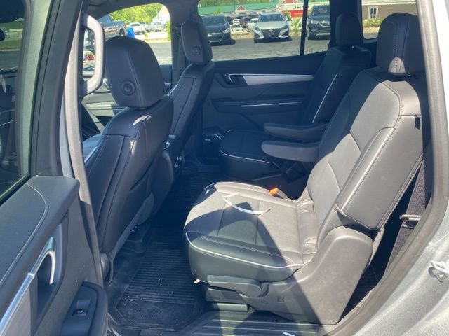 Used 2025 Buick Enclave Preferred w/ Power Package image 13