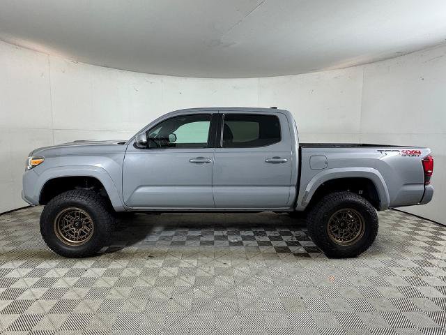 Used 2019 Toyota Tacoma TRD Sport AWD/4WD image 7