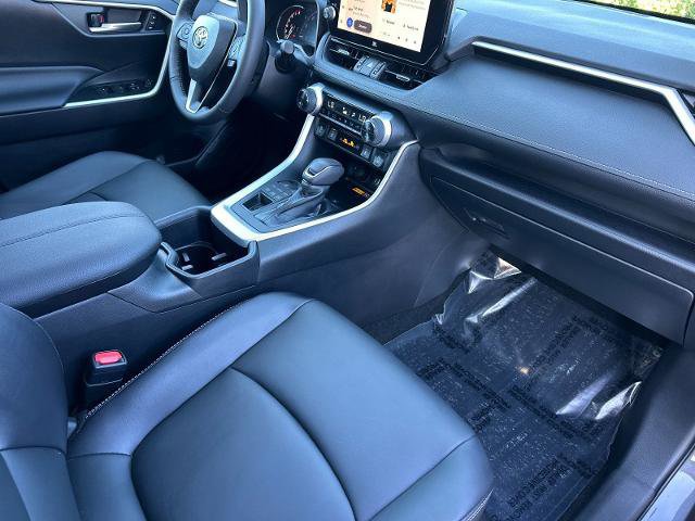 Used 2023 Toyota RAV4 XLE Premium image 15