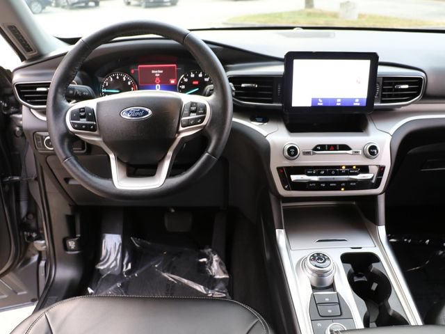 Certified 2024 Ford Explorer XLT w/ Equipment Group 202A AWD/4WD image 17