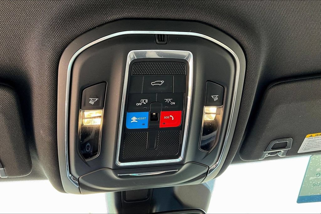 Used 2023 Jeep Grand Cherokee Limited RWD image 17