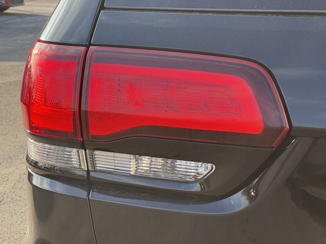 Used 2020 Jeep Grand Cherokee Altitude image 11