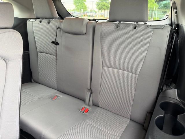 Used 2023 Toyota Highlander LE FWD image 23