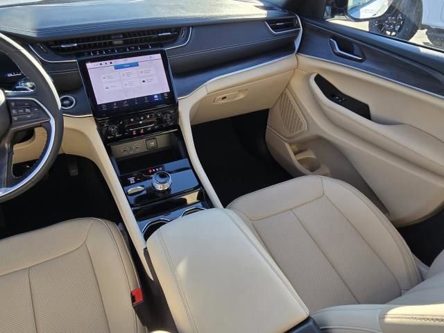 Used 2023 Jeep Grand Cherokee L Limited w/ Luxury Tech Group II image 21