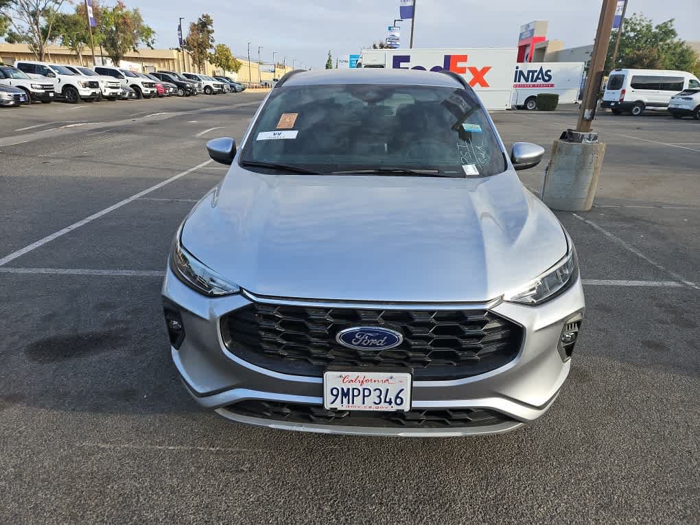 Certified 2024 Ford Escape ST-Line Select AWD/4WD image 2