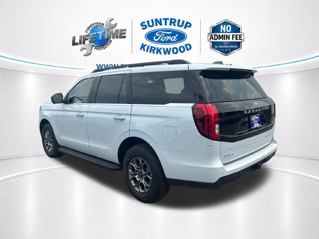 Certified 2025 Ford Expedition Active AWD/4WD image 3