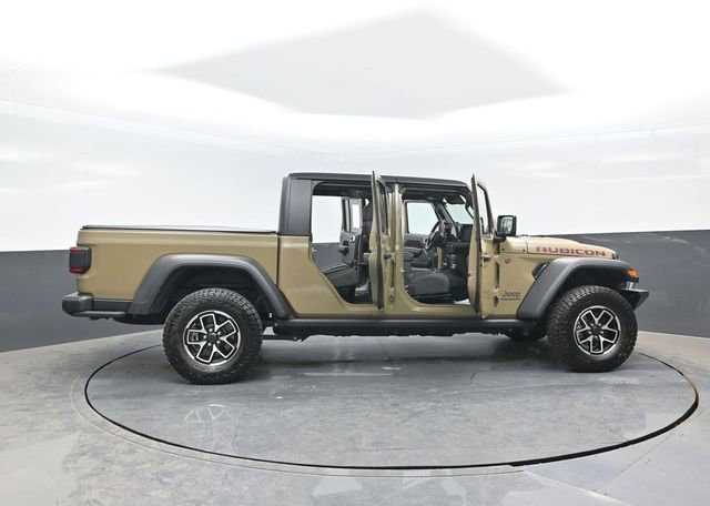 Used 2025 Jeep Gladiator Rubicon w/ Convenience Group AWD/4WD image 27