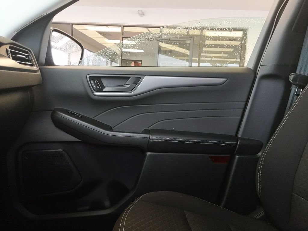 Certified 2024 Ford Escape Active AWD/4WD image 24