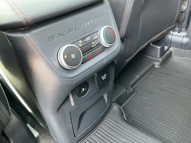 Certified 2025 Ford Explorer ST-Line w/ Premium Package AWD/4WD image 28