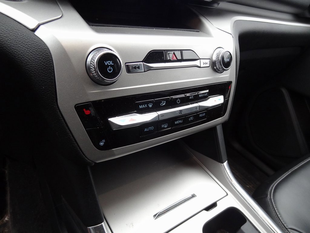 Certified 2022 Ford Explorer XLT w/ Equipment Group 202A image 15