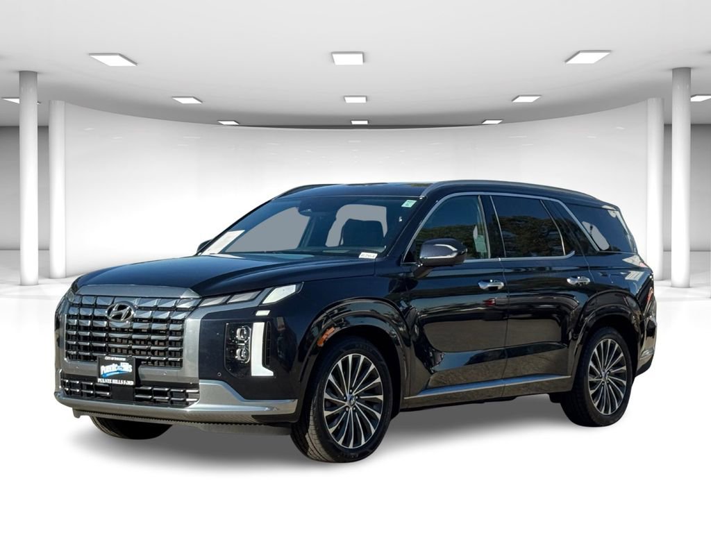 Used 2023 Hyundai Palisade Calligraphy image 2