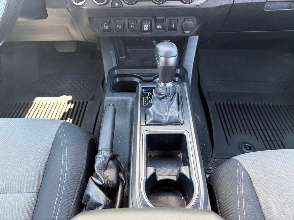 Used 2020 Toyota Tacoma TRD Sport w/ Technology Package AWD/4WD image 30