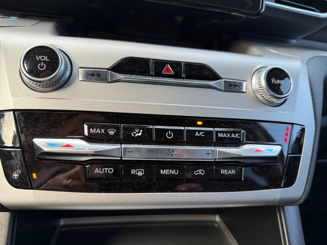 Certified 2022 Ford Explorer XLT w/ Equipment Group 202A image 25