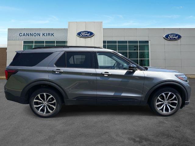 Certified 2025 Ford Explorer ST-Line AWD/4WD image 8
