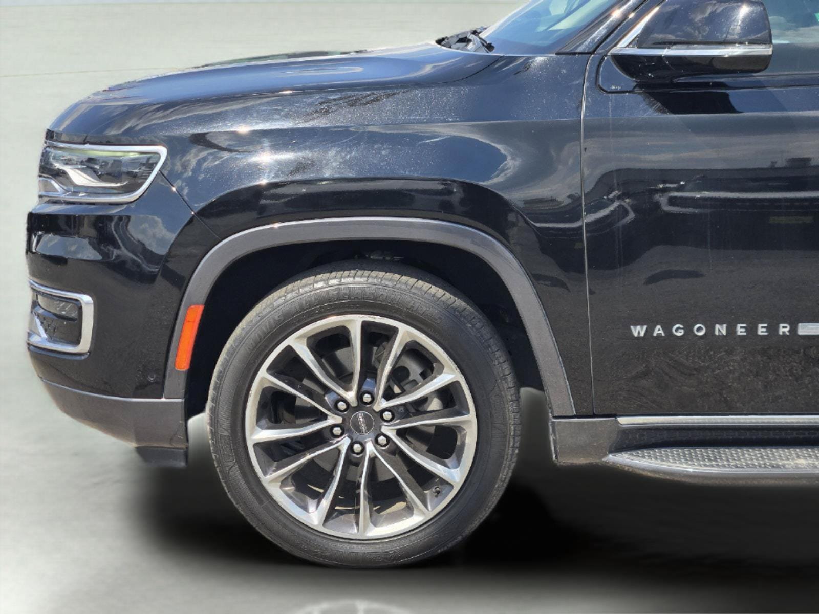 Used 2022 Jeep Wagoneer Series II w/ Premium Group I AWD/4WD image 9