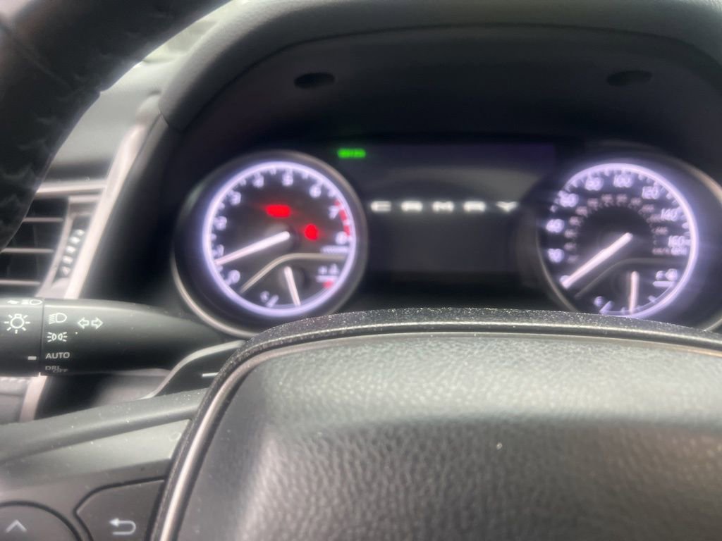 Used 2022 Toyota Camry SE w/ Cold Weather Package image 15