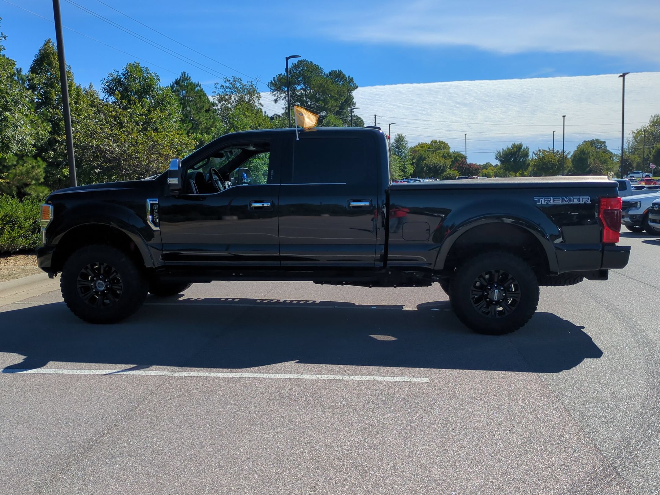 Certified 2022 Ford F250 Platinum w/ Tremor Off-Road Package AWD/4WD image 7
