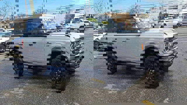 Certified 2024 Ford Bronco Black Diamond image 11