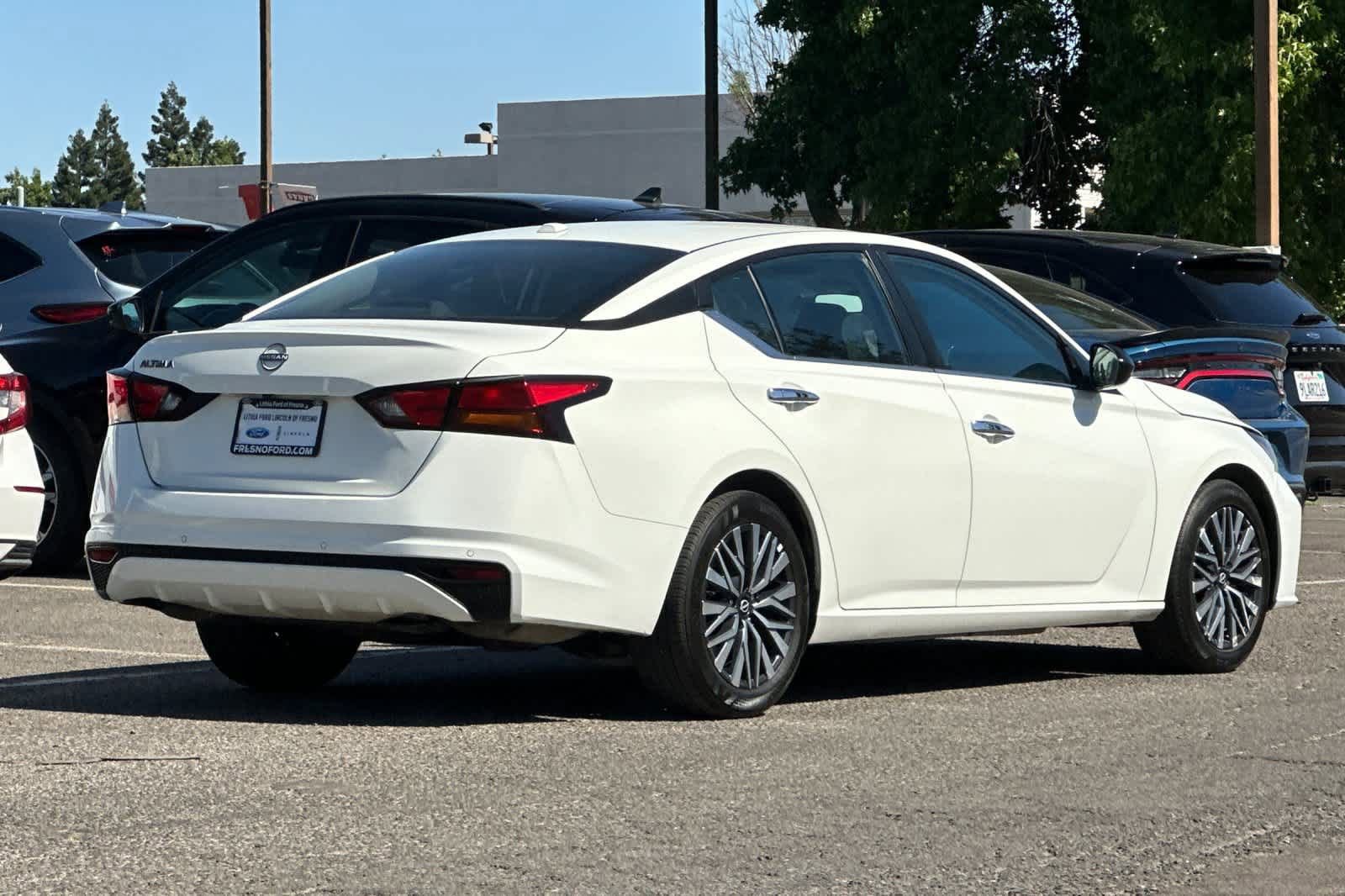 Used 2025 Nissan Altima 2.5 SV FWD video 2