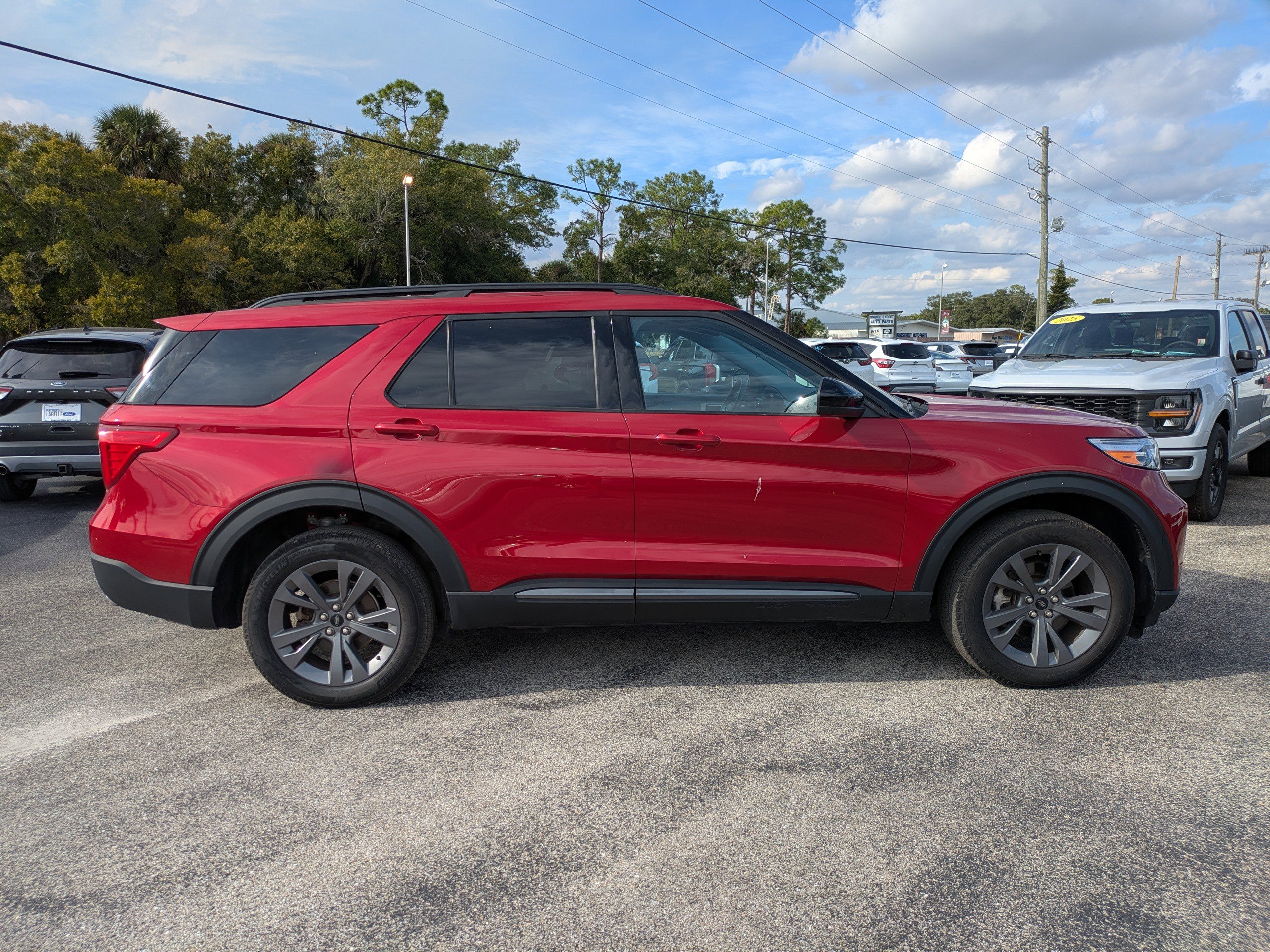 Certified 2023 Ford Explorer XLT w/ Equipment Group 202A image 3