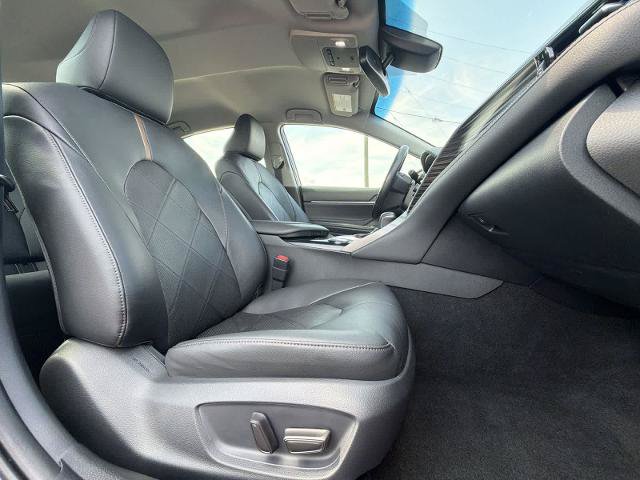 Used 2018 Toyota Camry XLE FWD image 21