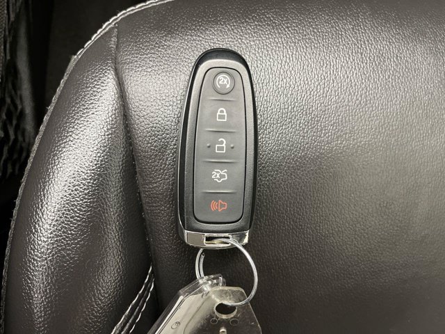Certified 2019 Ford Escape Titanium w/ U9j03 - Titanium Tow Package AWD/4WD image 25