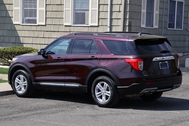 Certified 2022 Ford Explorer XLT w/ Equipment Group 202A image 5