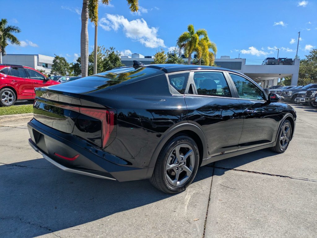 Used 2025 Kia K4 FWD image 4