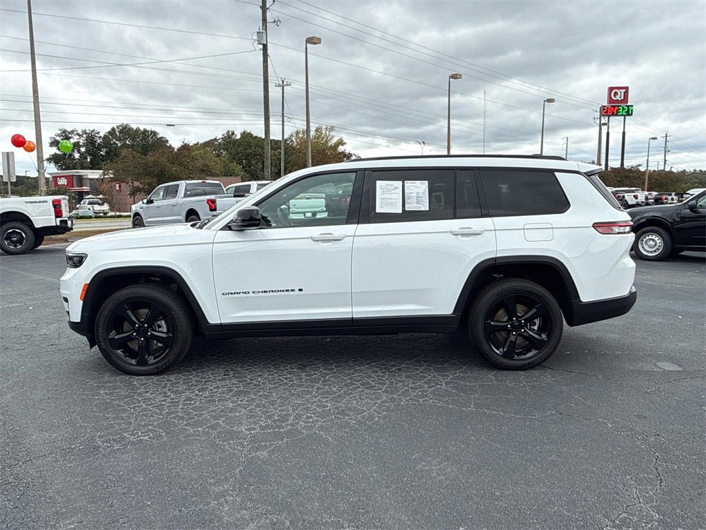 Used 2025 Jeep Grand Cherokee L Altitude image 6