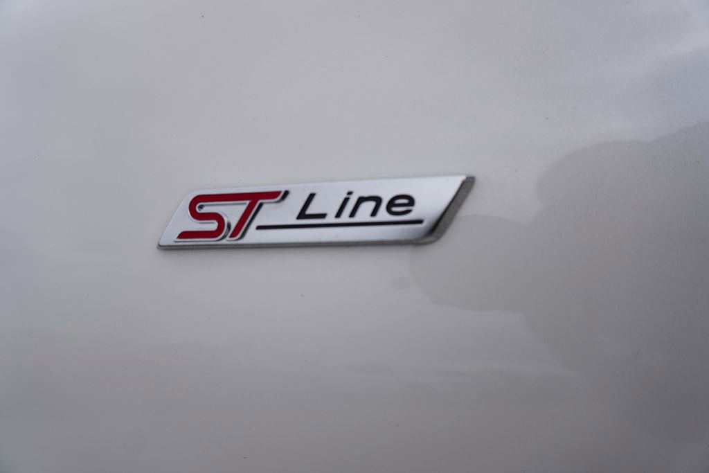 Certified 2025 Ford Escape ST-Line w/ Tech Pack #1 FWD image 28