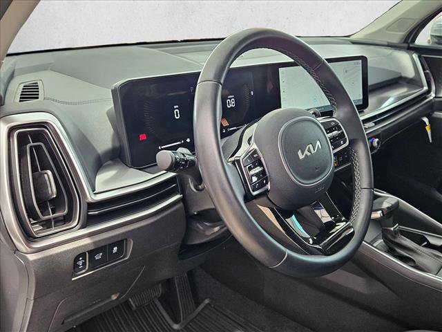 Used 2024 Kia Sorento EX w/ Panoramic Sunroof Package FWD image 10